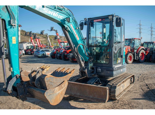 Miniexcavator SUNWARD 35UF DISPONIBIL PENTRU INCHIRIERE de vanzare